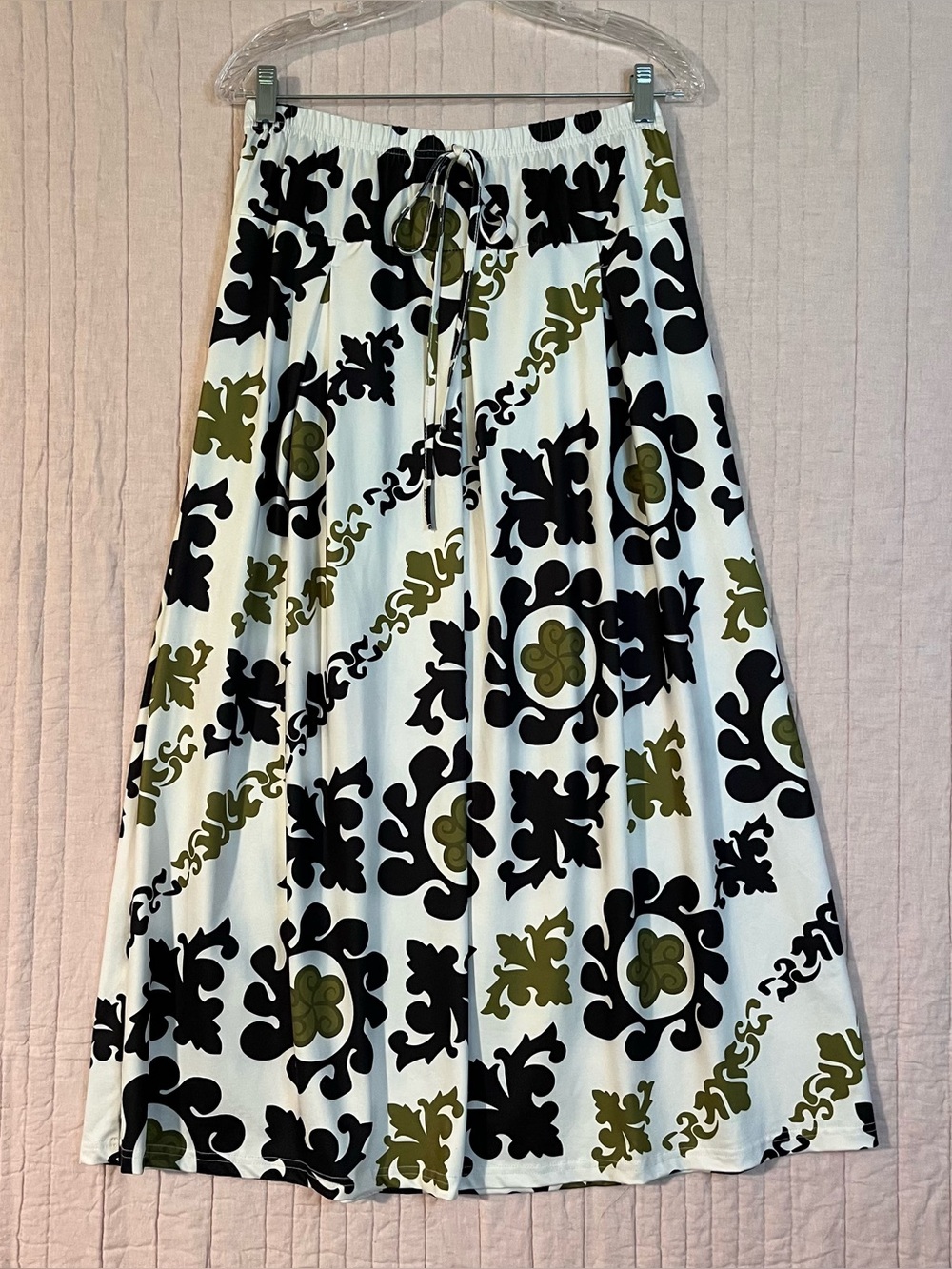 Metrowear Women's White, Olive & Black Patterned Maxi Skirt Size Medium